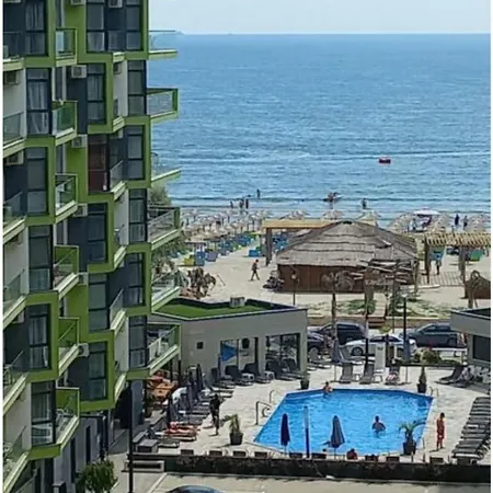 Holiday Luxe Beach & Pool Prima Linie La Mare - Private Parking Apartment Navodari